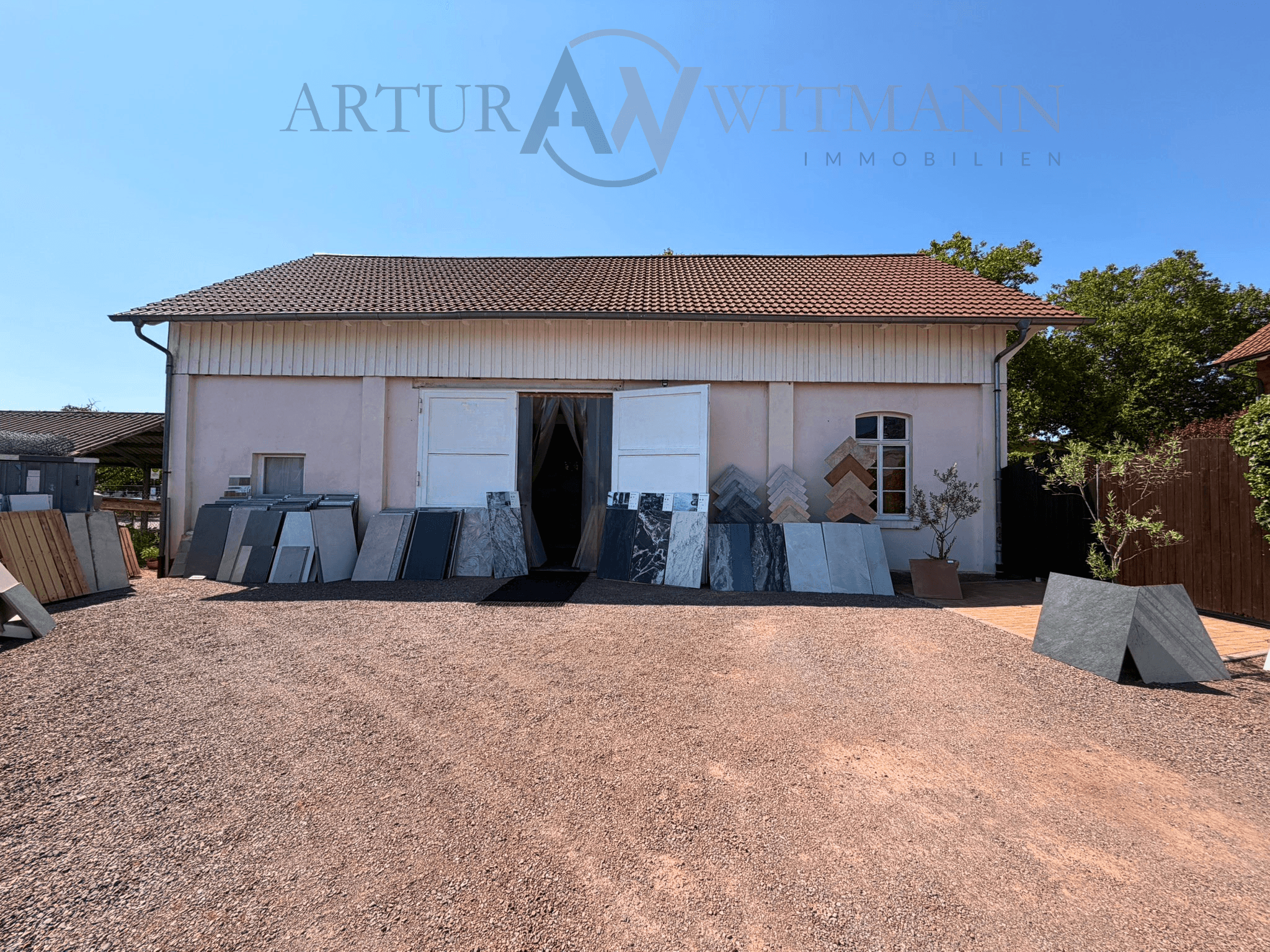 Viel Platz für Wohnen, Arbeiten und Lagern – gepflegtes Anwesen in Lahr