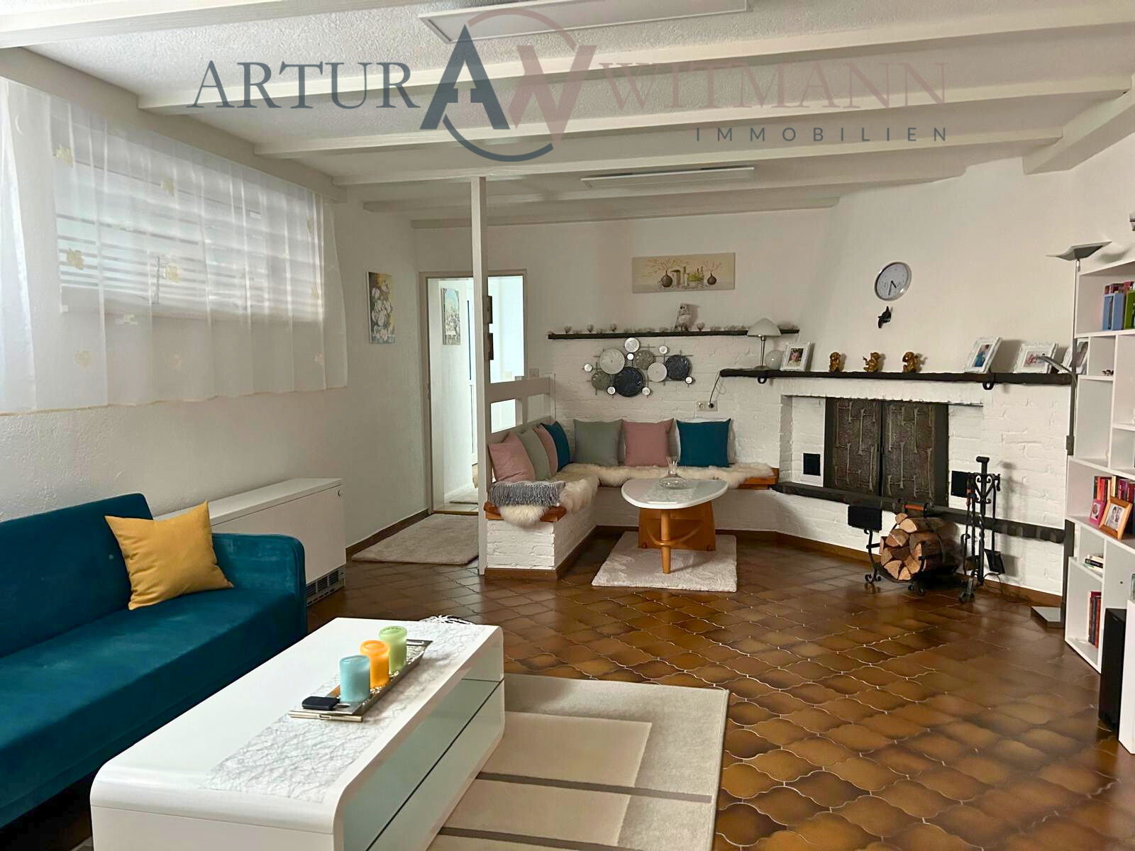 Charmante Maisonette-Wohnung mit Kamin, Einbauküche, Garage und Garten