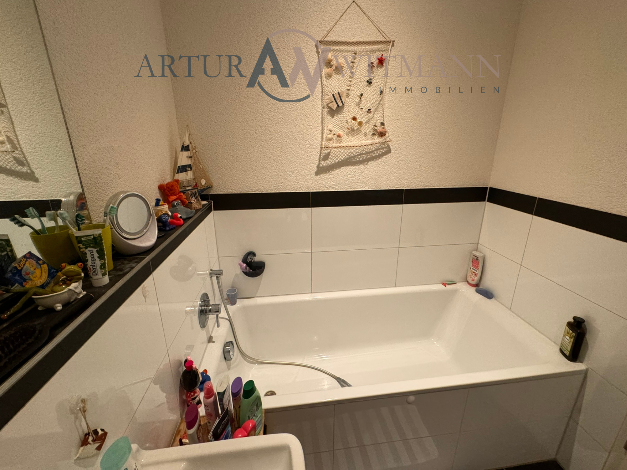 Exklusive 4-Zimmer-Erdgeschosswohnung mit Garten, 2 Balkonen und Terrasse