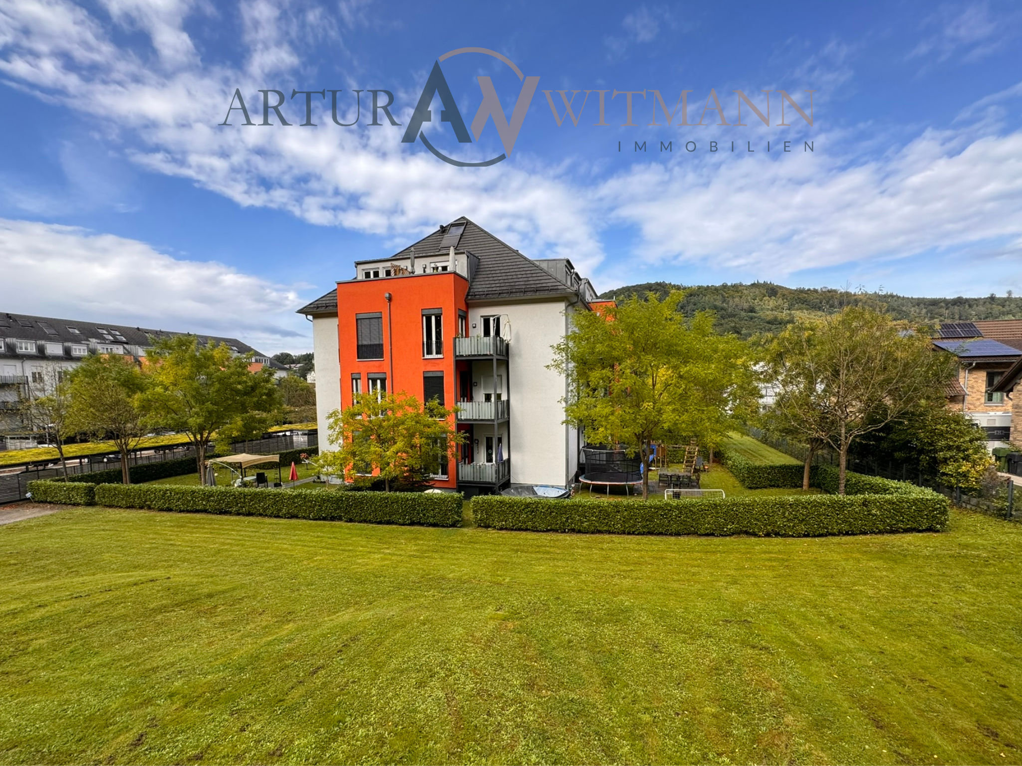 Exklusive 4-Zimmer-Erdgeschosswohnung mit Garten, 2 Balkonen und Terrasse