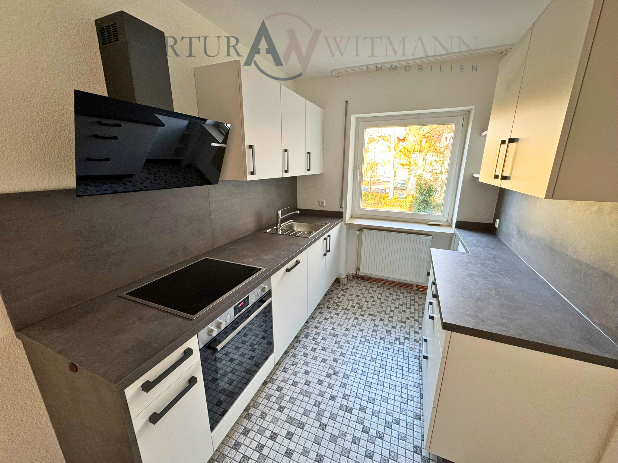 Bezugsfreie 3,5-Zimmer-Wohnung mit Aufzug, Kellerraum & Garagenplatz