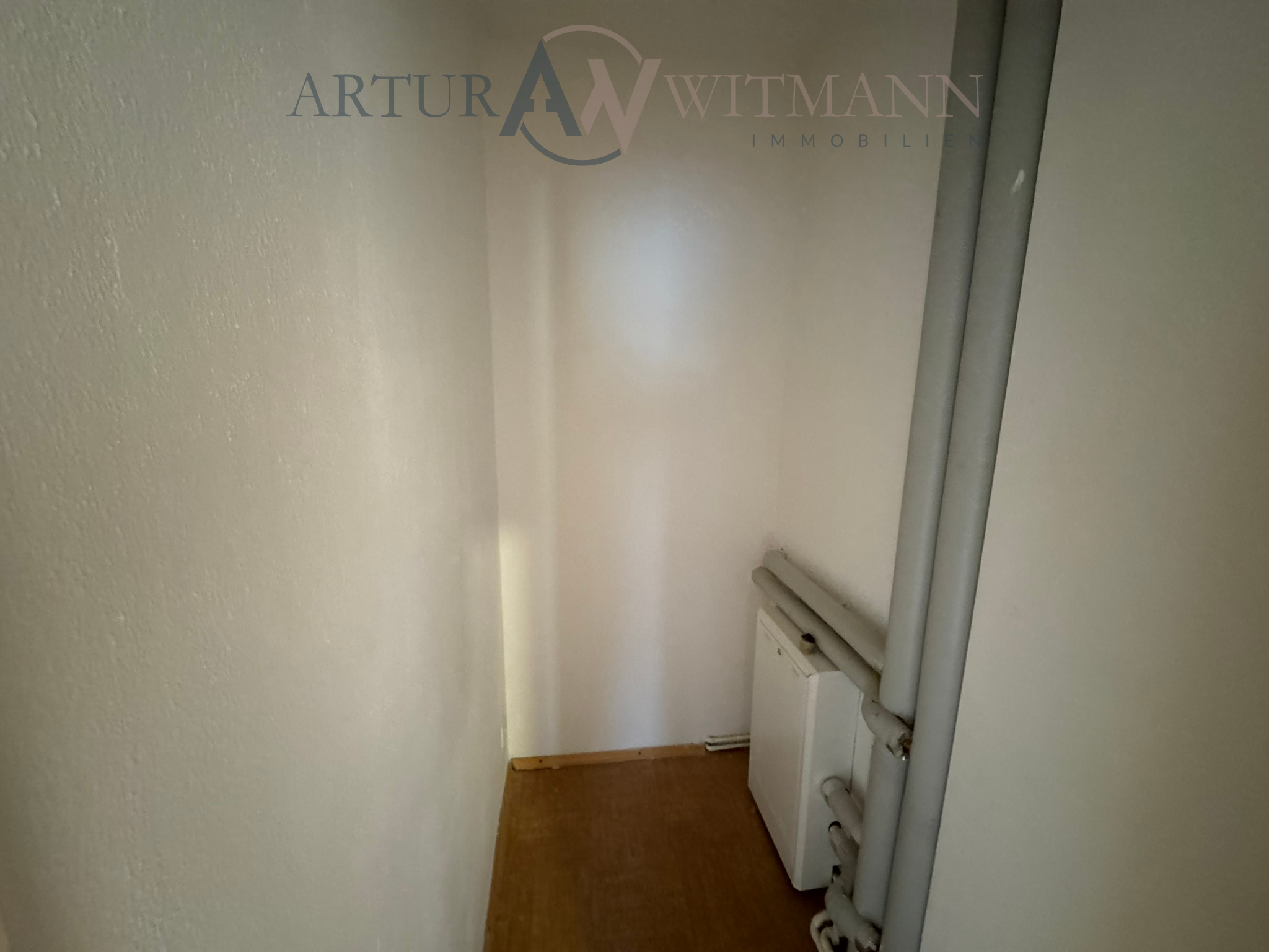 Bezugsfreie 3,5-Zimmer-Wohnung mit Aufzug, Kellerraum & Garagenplatz