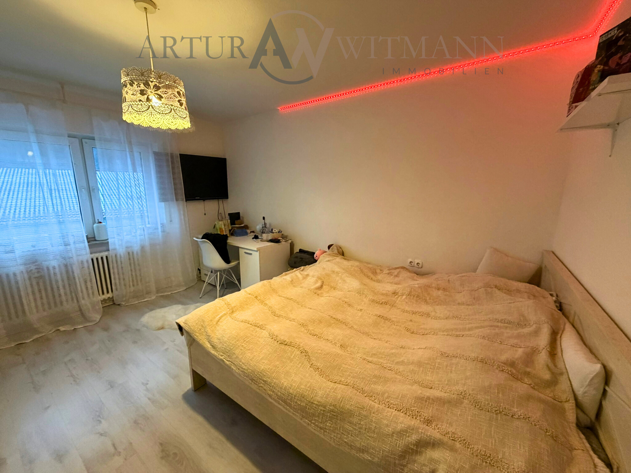 Zentrale 3-Zimmer-Wohnung mit Südbalkon & TG