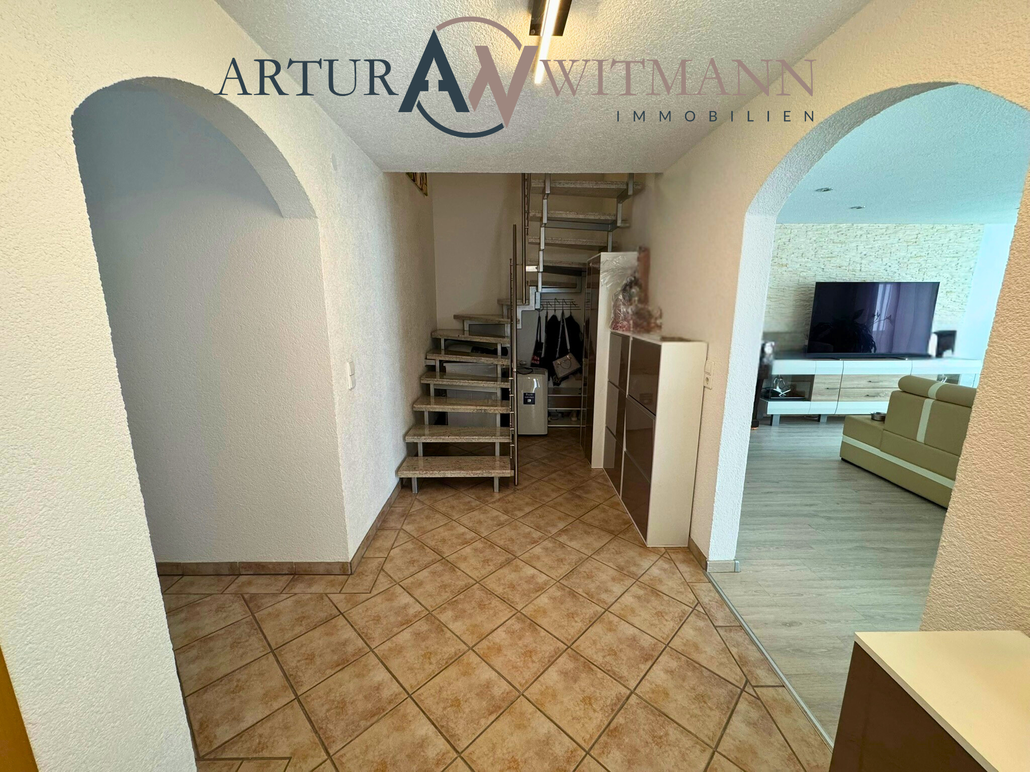 Einziehen & genießen – Doppelhaushälfte mit Pool in ruhiger Wohnlage