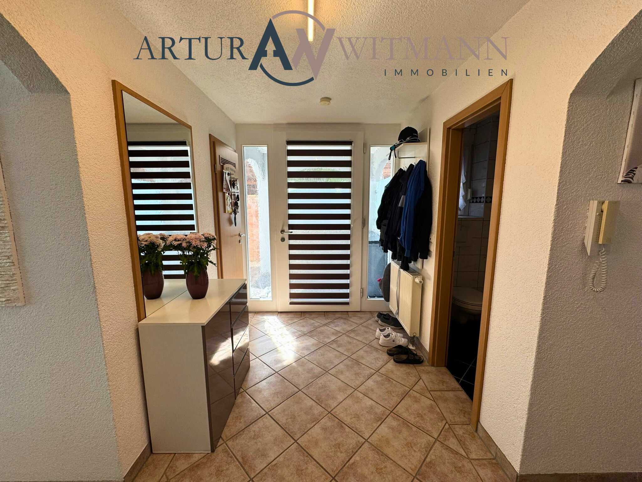 Einziehen & genießen – Doppelhaushälfte mit Pool in ruhiger Wohnlage