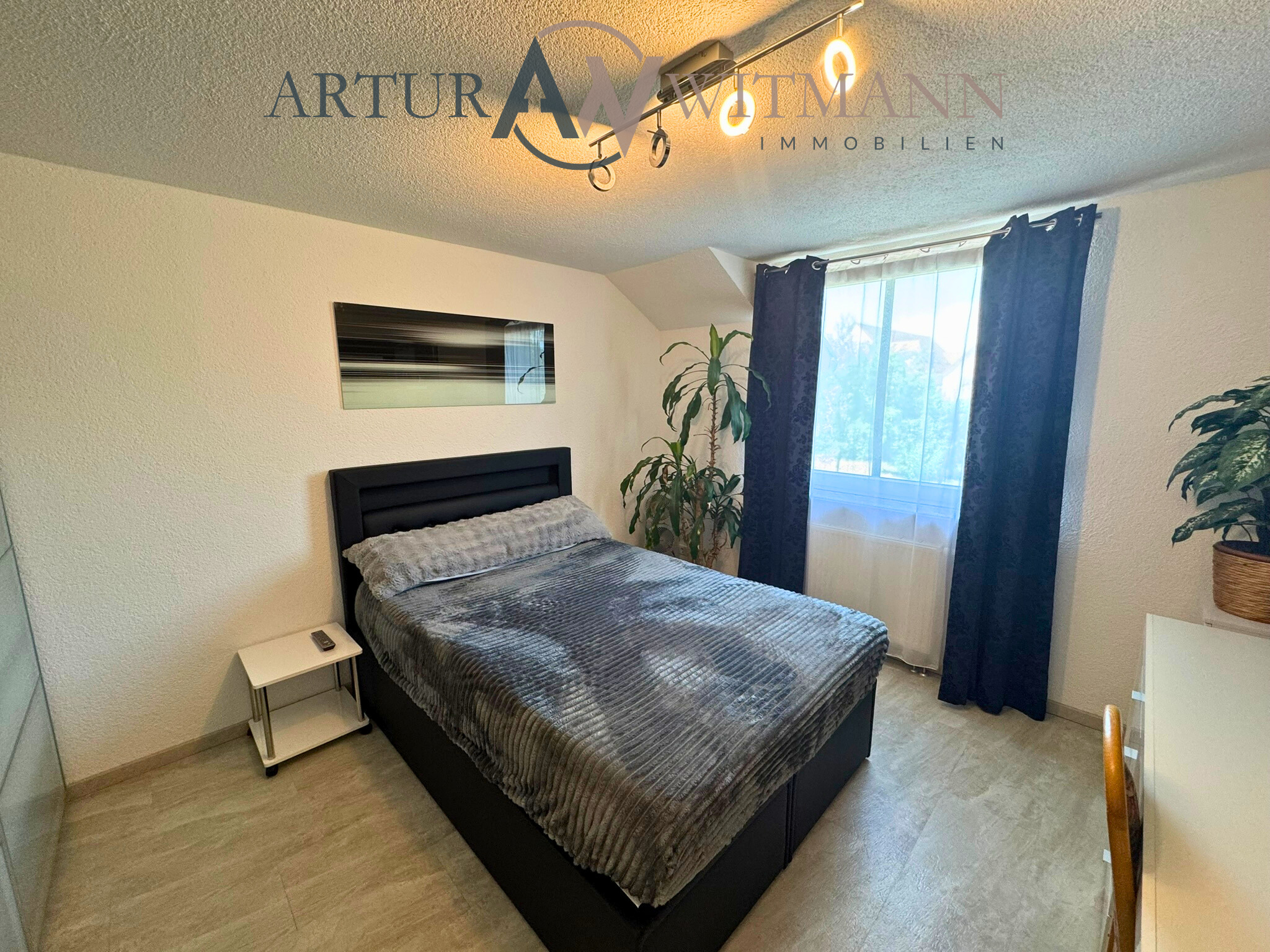 Einziehen & genießen – Doppelhaushälfte mit Pool in ruhiger Wohnlage