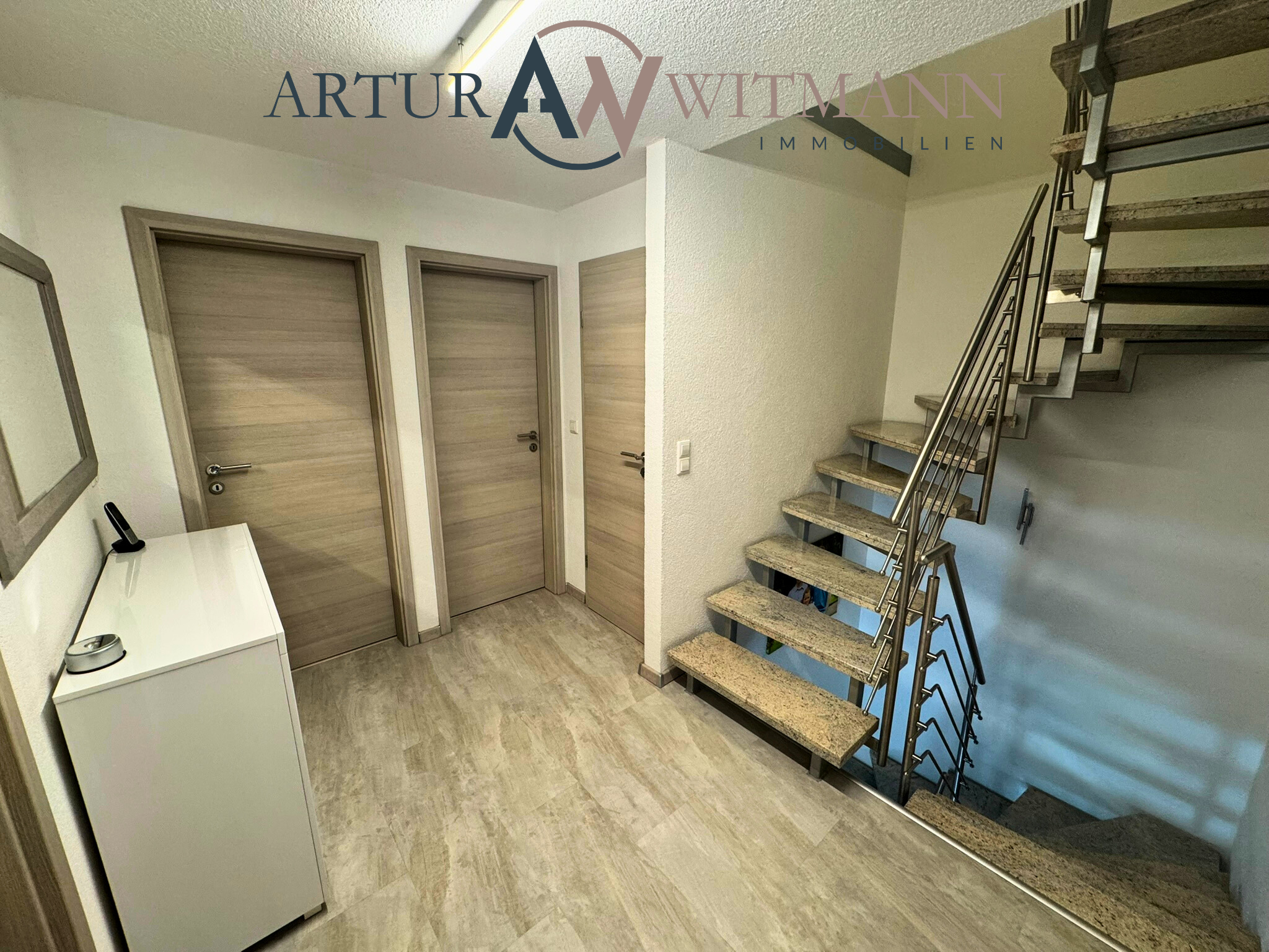 Einziehen & genießen – Doppelhaushälfte mit Pool in ruhiger Wohnlage