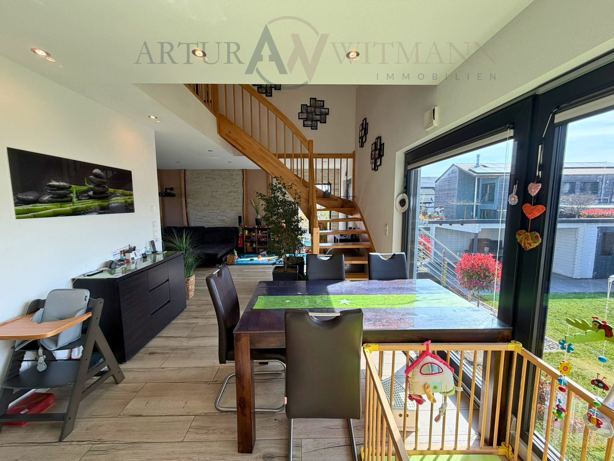 Selten am Markt: Einfamilienhaus mit Einliegerwohnung + extra Einheit | Baujahr 2017