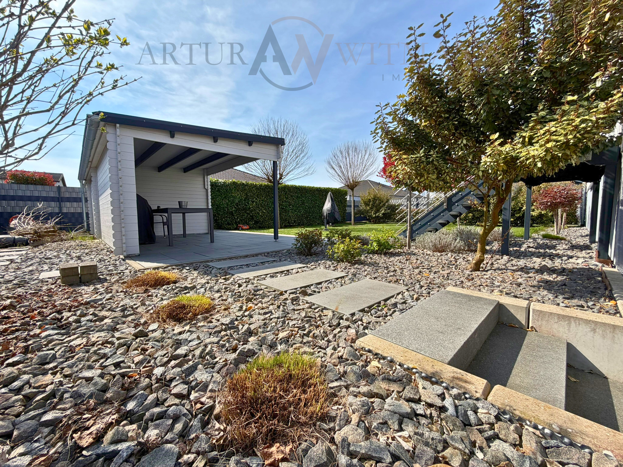 Selten am Markt: Einfamilienhaus mit Einliegerwohnung + extra Einheit | Baujahr 2017