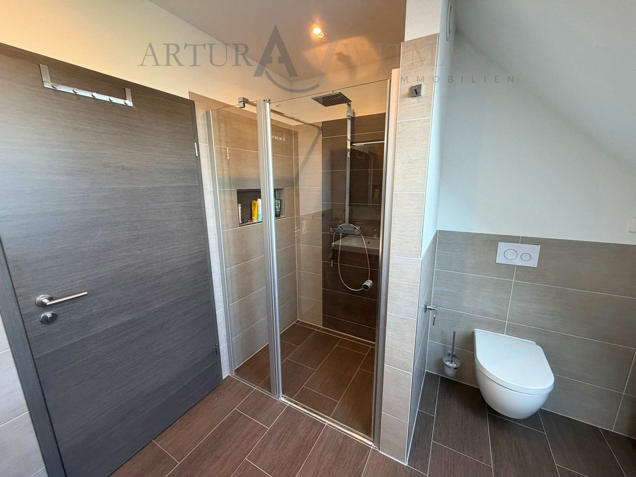 Selten am Markt: Einfamilienhaus mit Einliegerwohnung + extra Einheit | Baujahr 2017