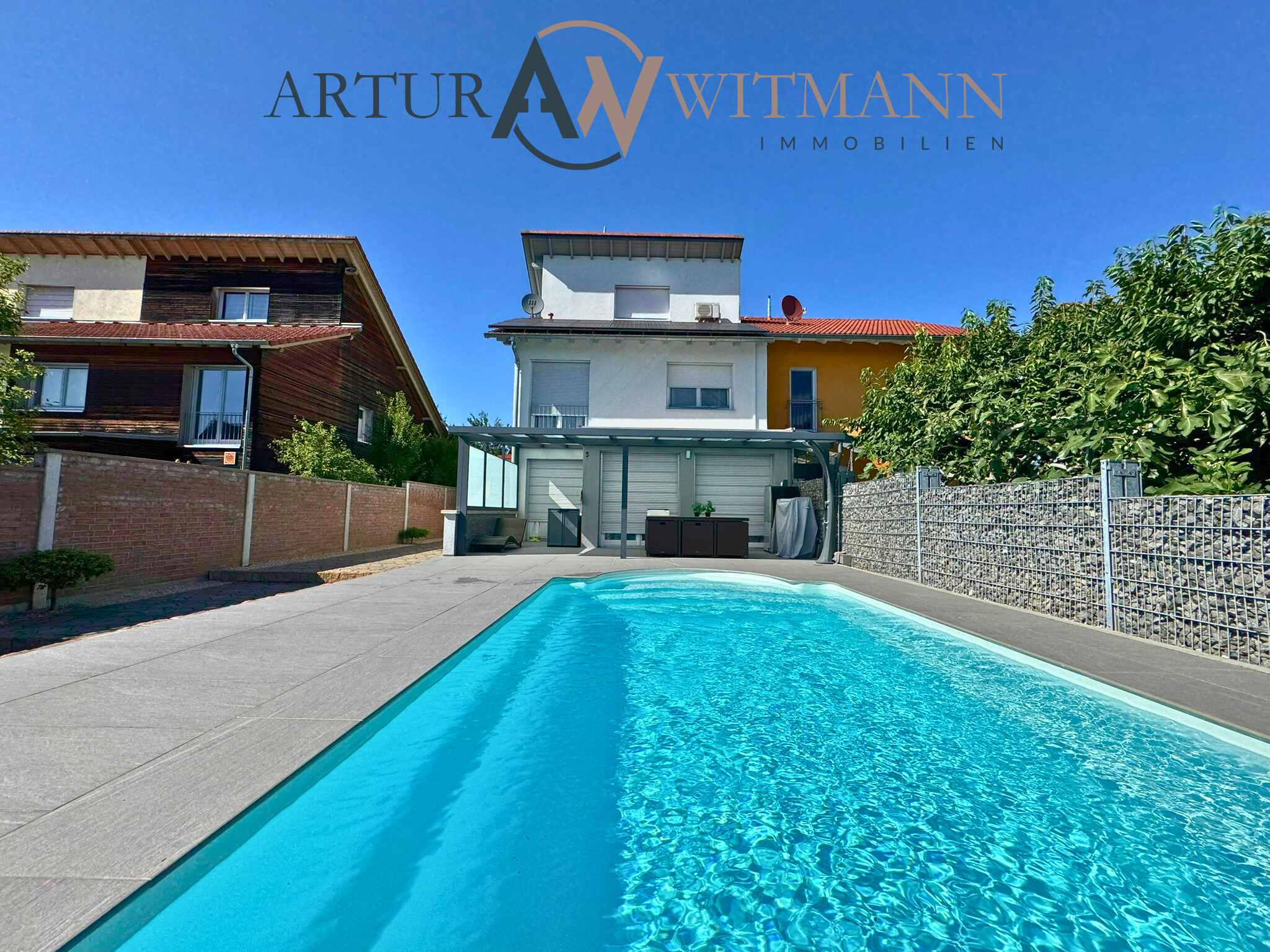 Sonnige Doppelhaushälfte mit Pool & perfektem Zuhause für Familien