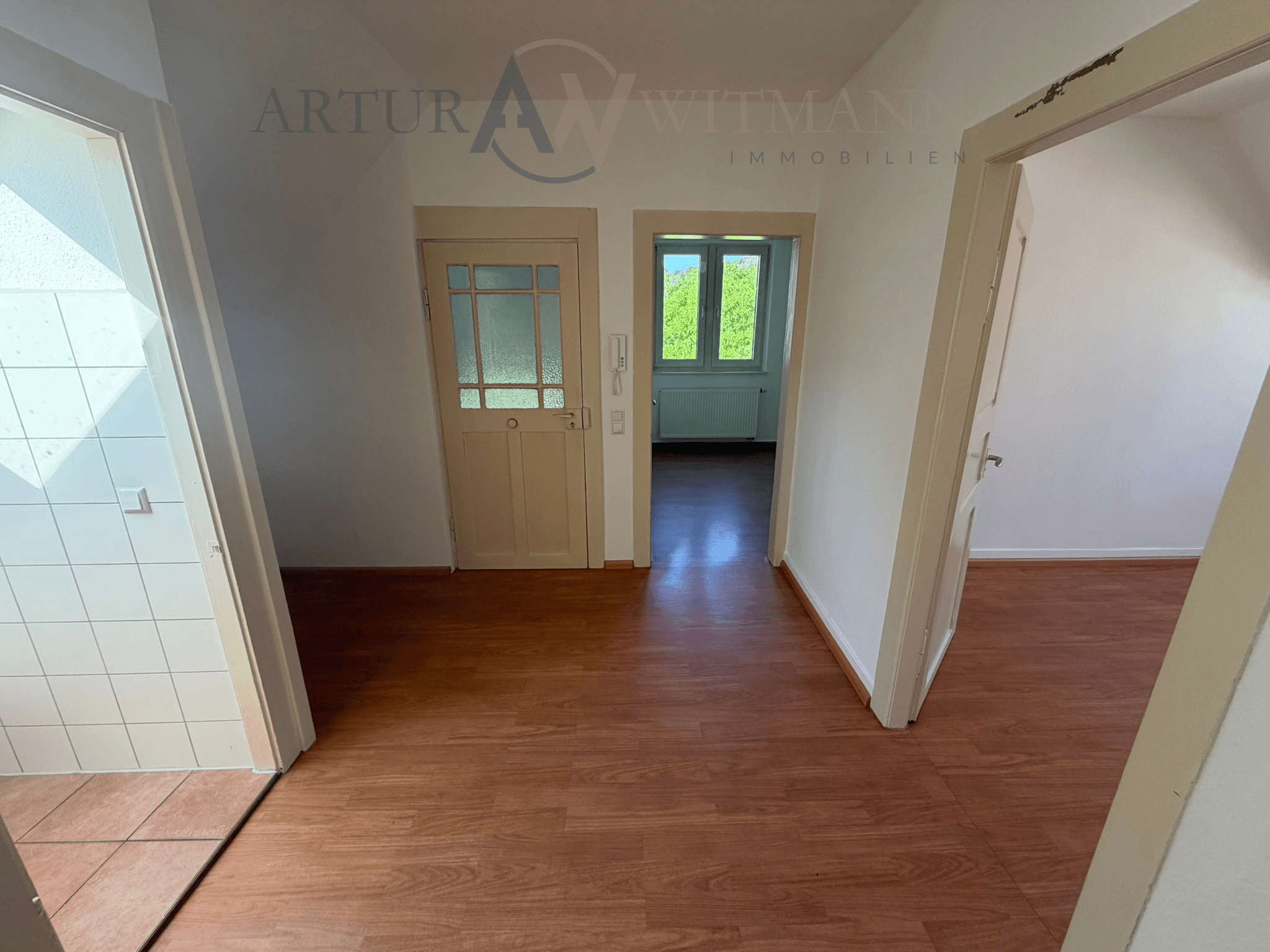 Gepflegte 2-Zimmer-Dachgeschosswohnung in ruhigem 3-Familienhaus