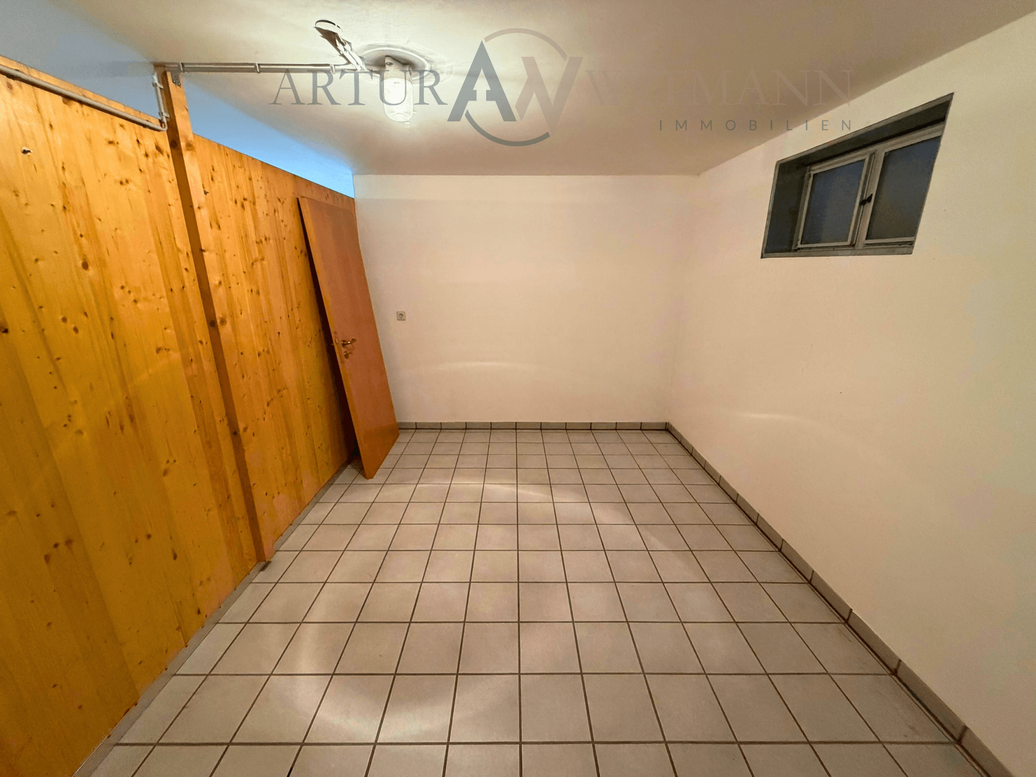 Gepflegte 2-Zimmer-Wohnung im Hochparterre mit großer Terrasse