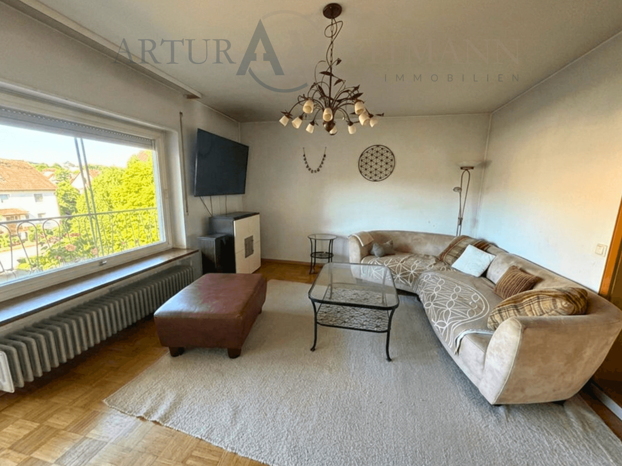 Mehrfamilienhaus auf großem Grundstück mit Neubaupotenzial