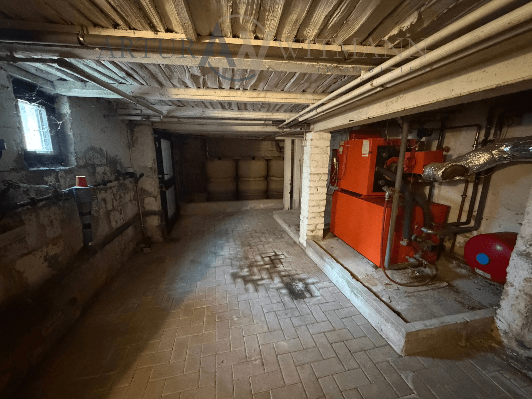 Kompaktes Wohnhaus mit ca. 70 m² Wohnfläche und Nebengebäude