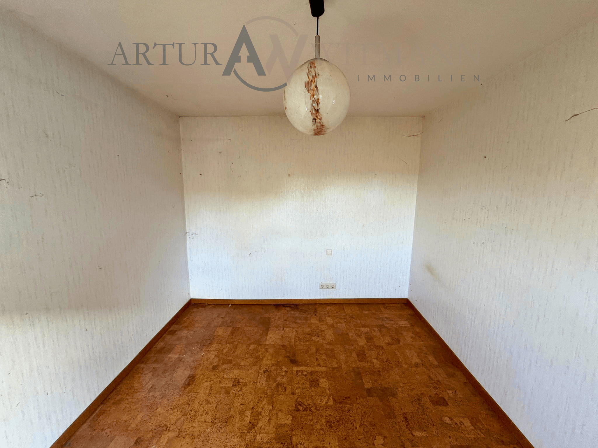 Kompaktes Wohnhaus mit ca. 70 m² Wohnfläche und Nebengebäude